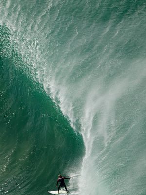 ABOVE THE BREAK - SURF #60